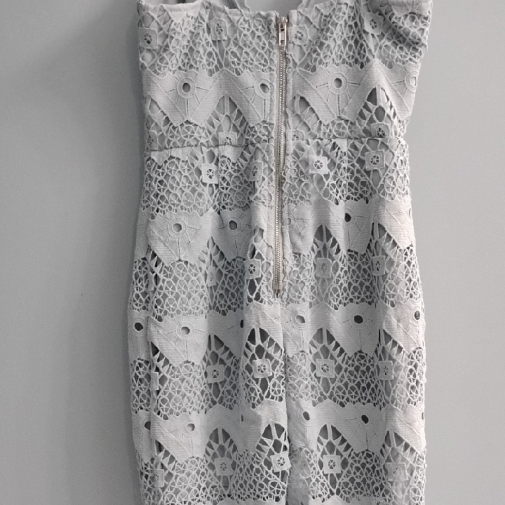 ⭐ Like New Lulu's🌹 Gorgeous Lace Midi Dress in 🩵 Light Blue Size XS - Picture 6 of 7
